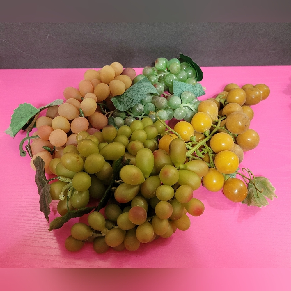 Vintage Artificial Grape Clusters Plastic Rubber Green Shades (0507)